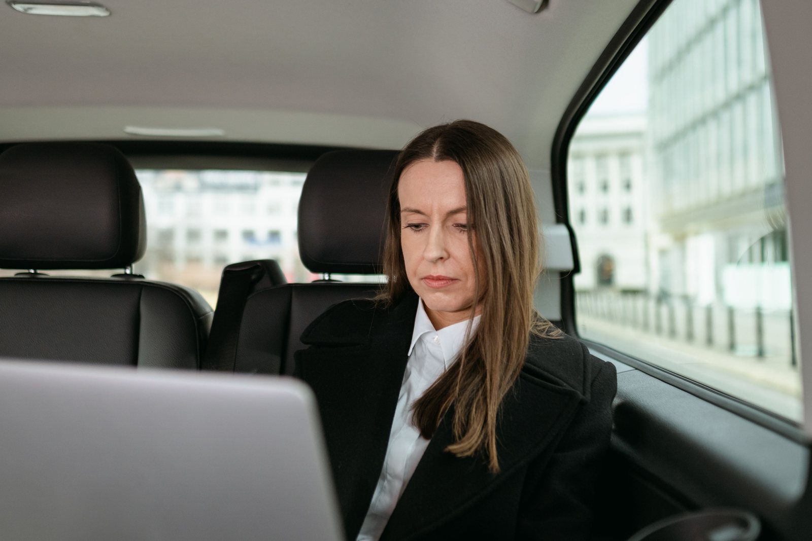 Corporate car service and executive transportation in Phoenix