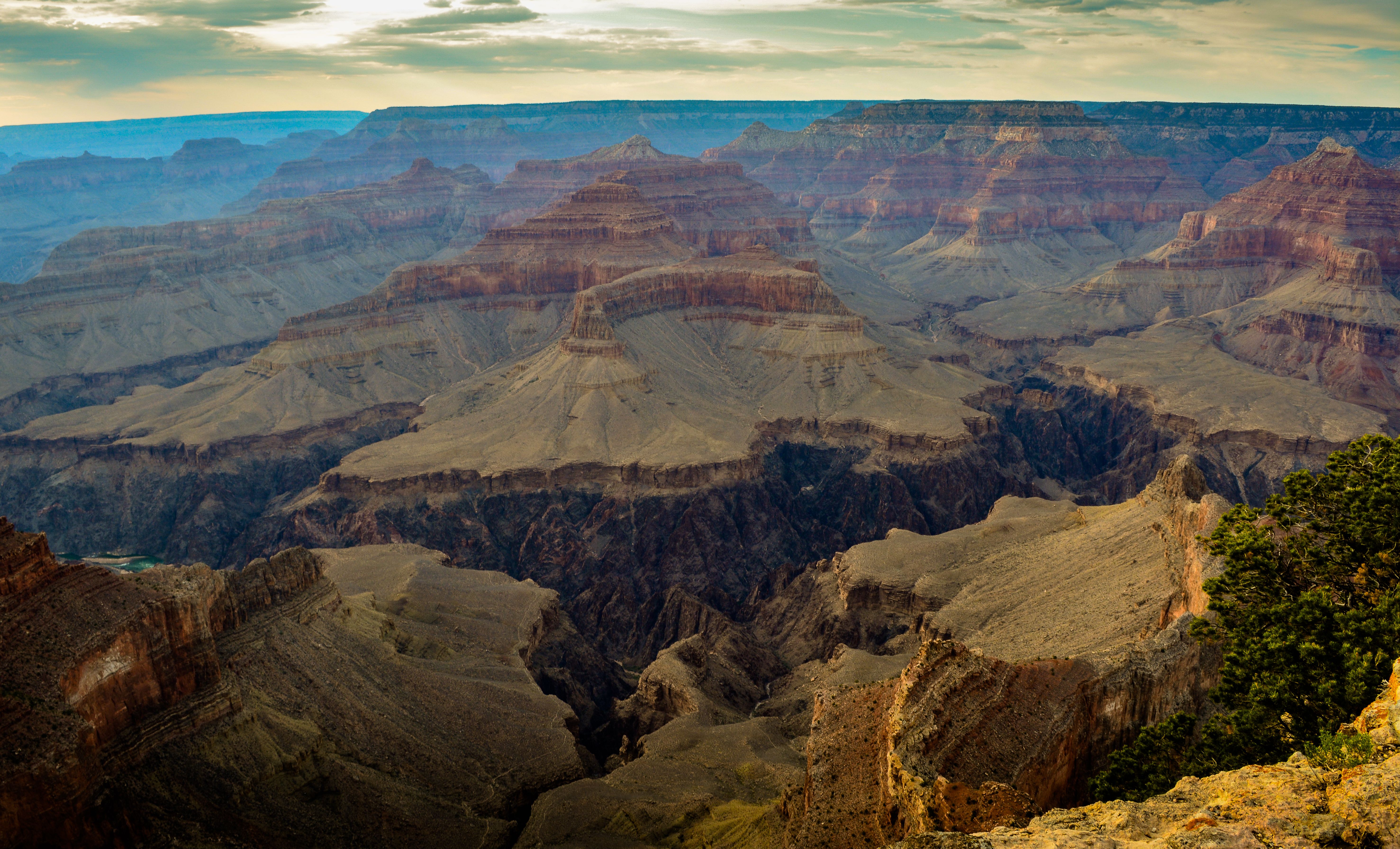 Panoramic view across the Grand Canyon