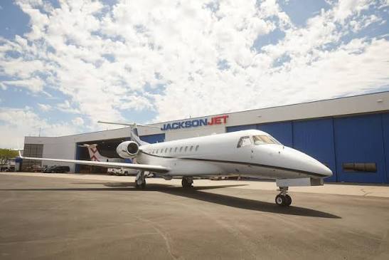 Jackson Jet Center chauffeur & car service at Phoenix Sky Harbor International Airport (PHX)