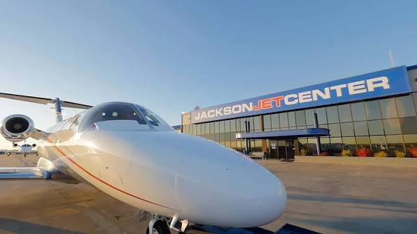 Jackson Jet Center chauffeur & car service at Phoenix Sky Harbor International Airport (PHX)