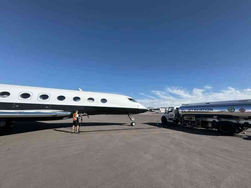 Jet Aviation chauffeur & car service at Scottsdale Airport (SDL)