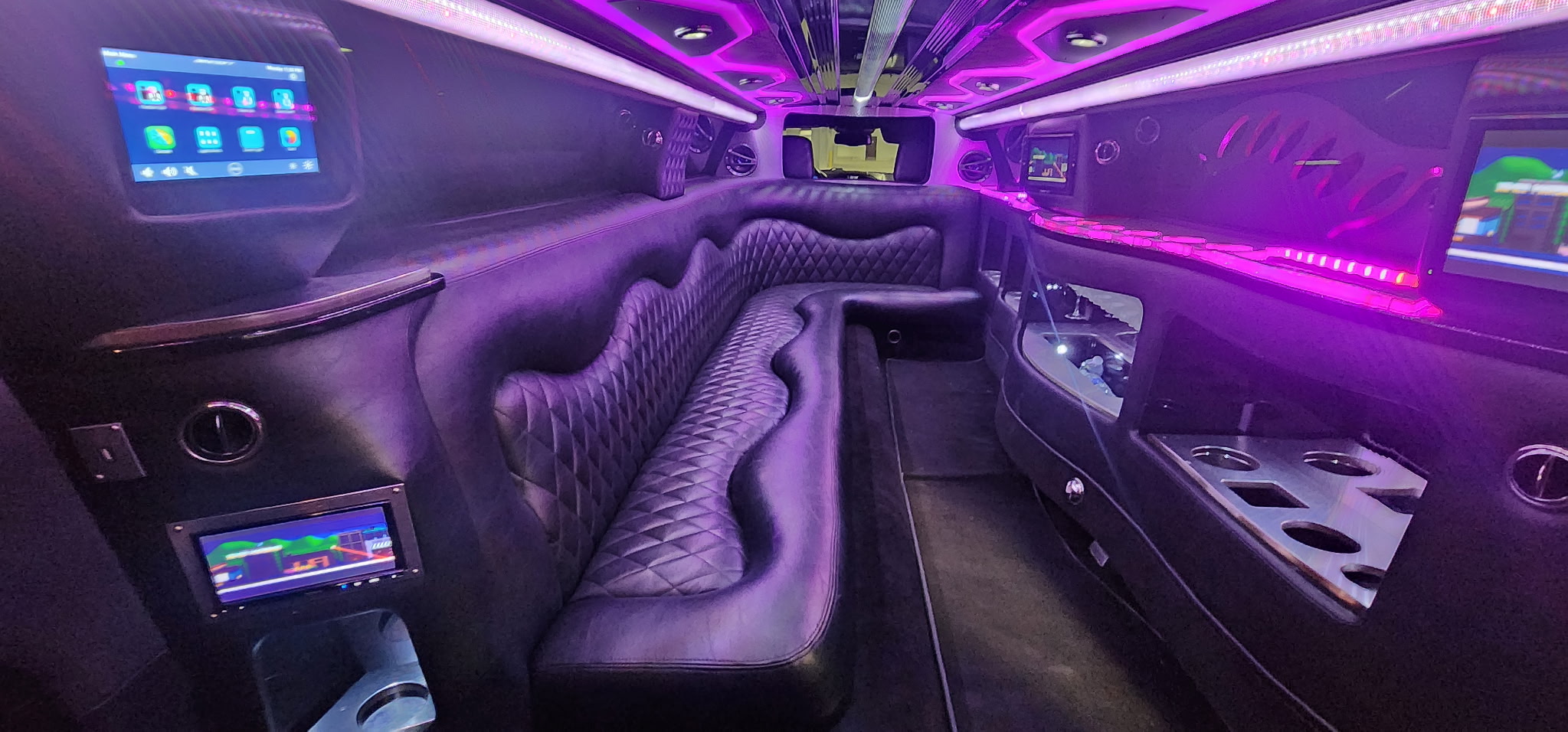 Cadillac Chrysler 300 Interior